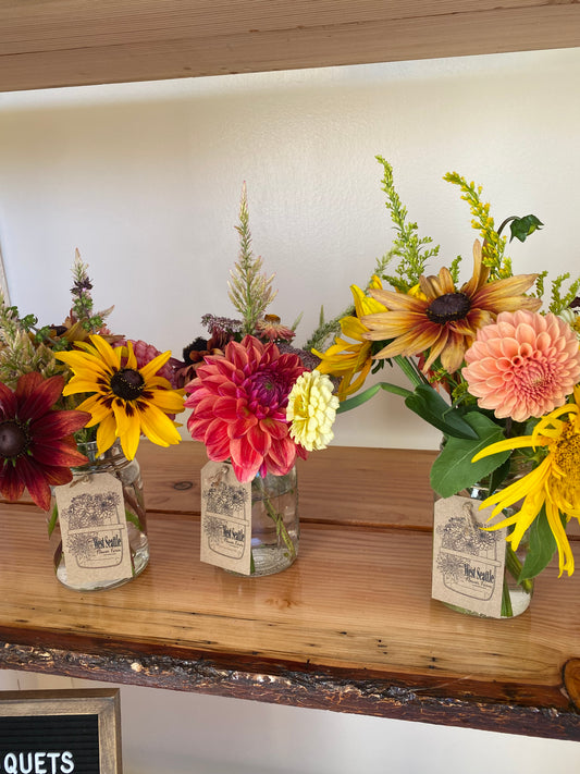 Small mason jar mixed bouquet