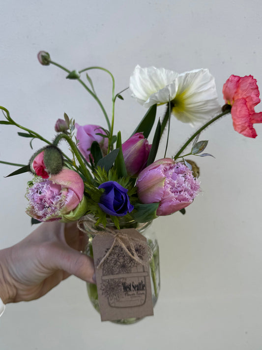 Mason jar bouquet of Spring flowers